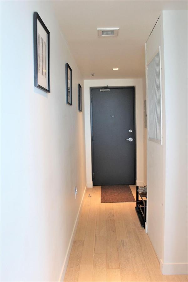 Luxury Skyline Condo In Downtown Free 24/7 Parking Winnipeg Esterno foto