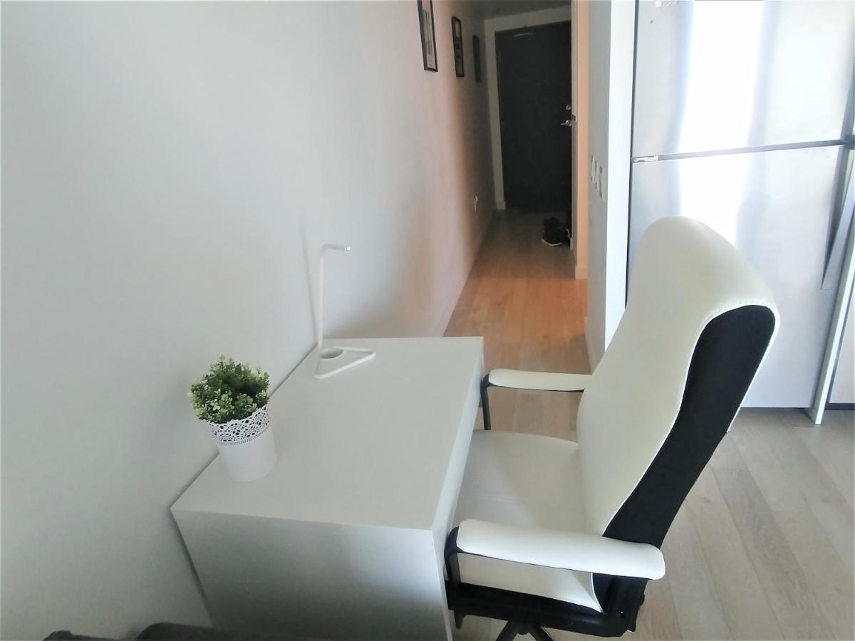 Luxury Skyline Condo In Downtown Free 24/7 Parking Winnipeg Esterno foto