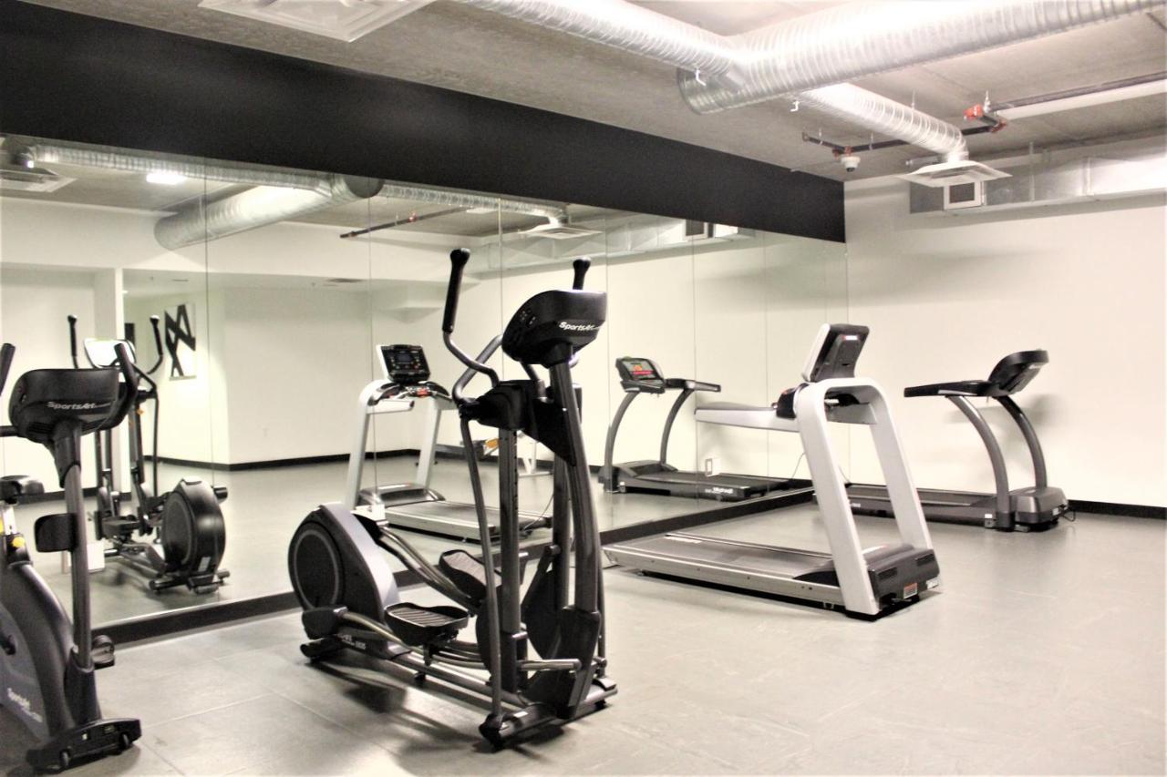 Luxury Skyline Condo In Downtown Free 24/7 Parking Winnipeg Esterno foto