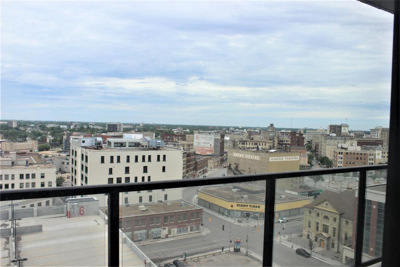 Luxury Skyline Condo In Downtown Free 24/7 Parking Winnipeg Esterno foto